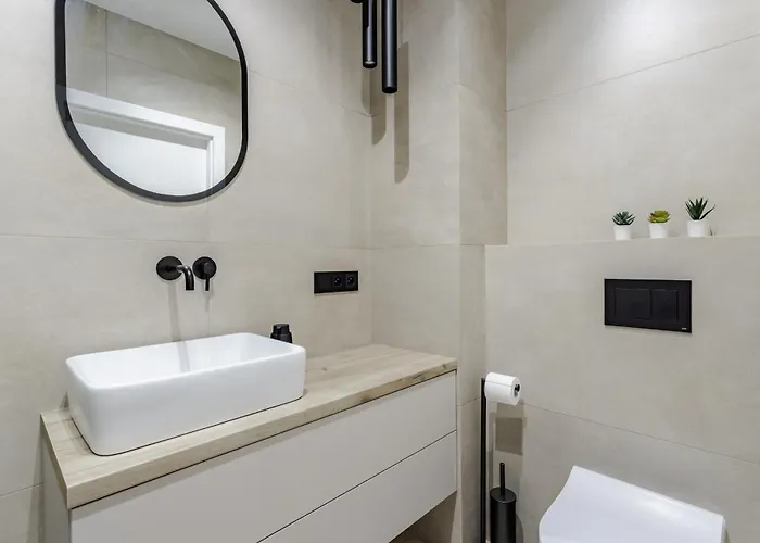 Appartement Nowoczesny Very Berry W Poznaniu Z Parkingiem I Biurkiem By Renters Poznań